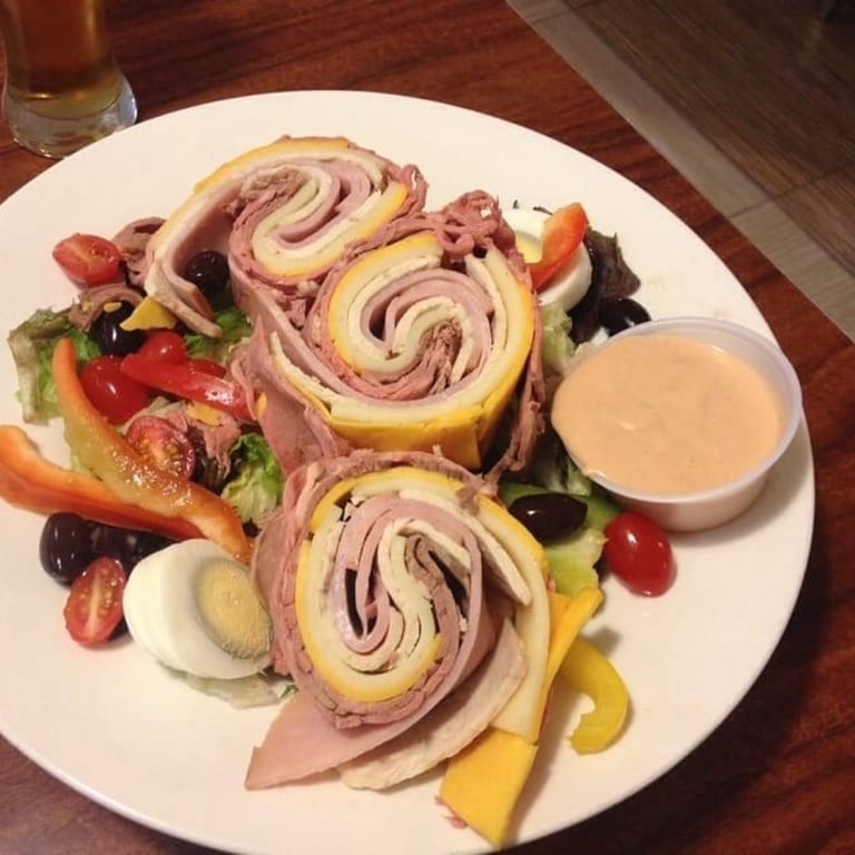 Fresh Chef Salad: A Diner Delight